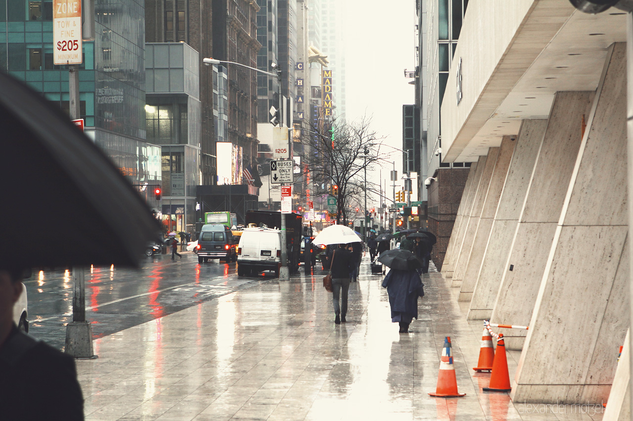 Foto von Menschen mit Regenschirm in New York City
